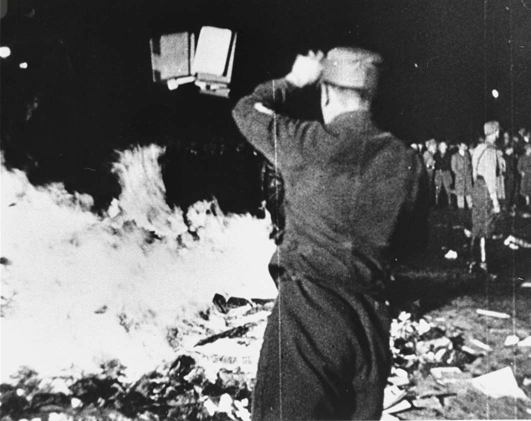 10 maggio 1933 - IL ROGO DEI LIBRI